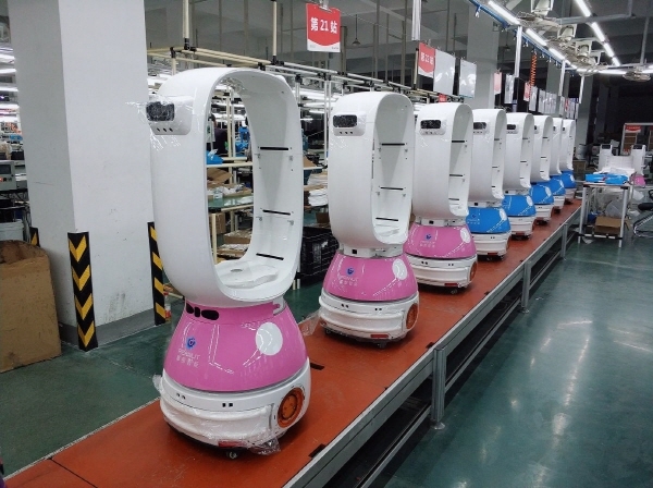 출처: 중화왕. 음식 배달 로봇 공장 생산. 사진=주간중국창업 제공