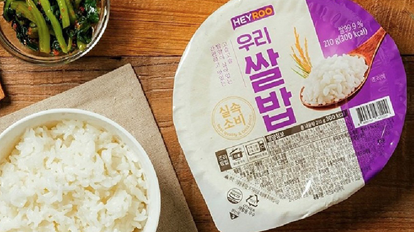 편의점 CU는 가성비를 앞세워 업계 최저가 백미 즉석밥 PB 상품을 선보였다.