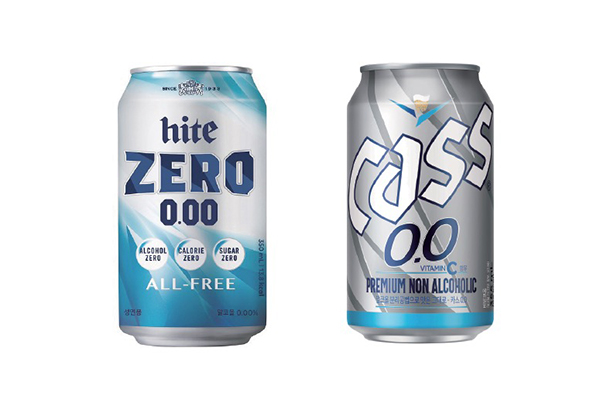 하이트진로음료의 무알콜 맥주 제품 ‘하이트제로0.00’(왼쪽)와 오비맥주의 무알콜 맥주 ‘카스0.0’.