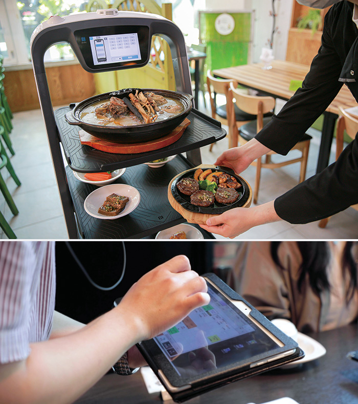 서빙로봇 2.0은 로봇에 스마트워치, 태블릿, 호출벨, AI스피커, 키오스크 등 스마트 디바이스를 결합시킨 ‘비스포크(Bespoke, 말하는대로)형’ 외식업 자동화 솔루션이다.사진=베어로보틱스 제공